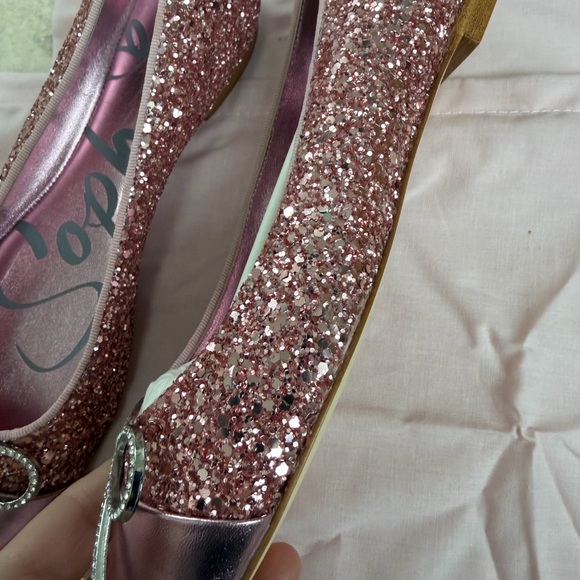 Sophia Webster| New In Box
Pirouette Bow Embellished Ballet Flats - Picture 4 of 10